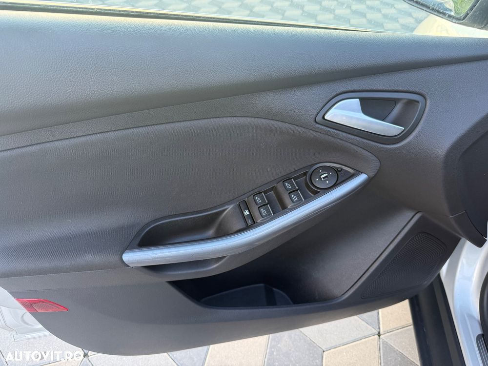 Ford Focus 1.0 EcoBoost Titanium - 9
