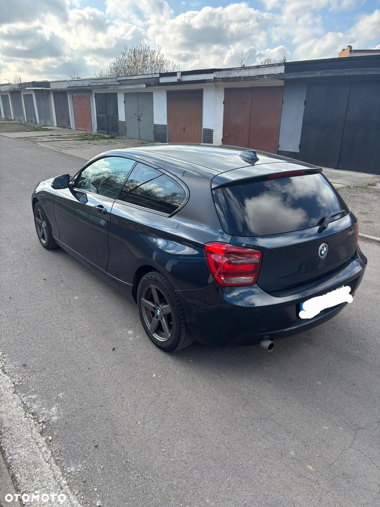 BMW Seria 1 116d Sport Line - 2