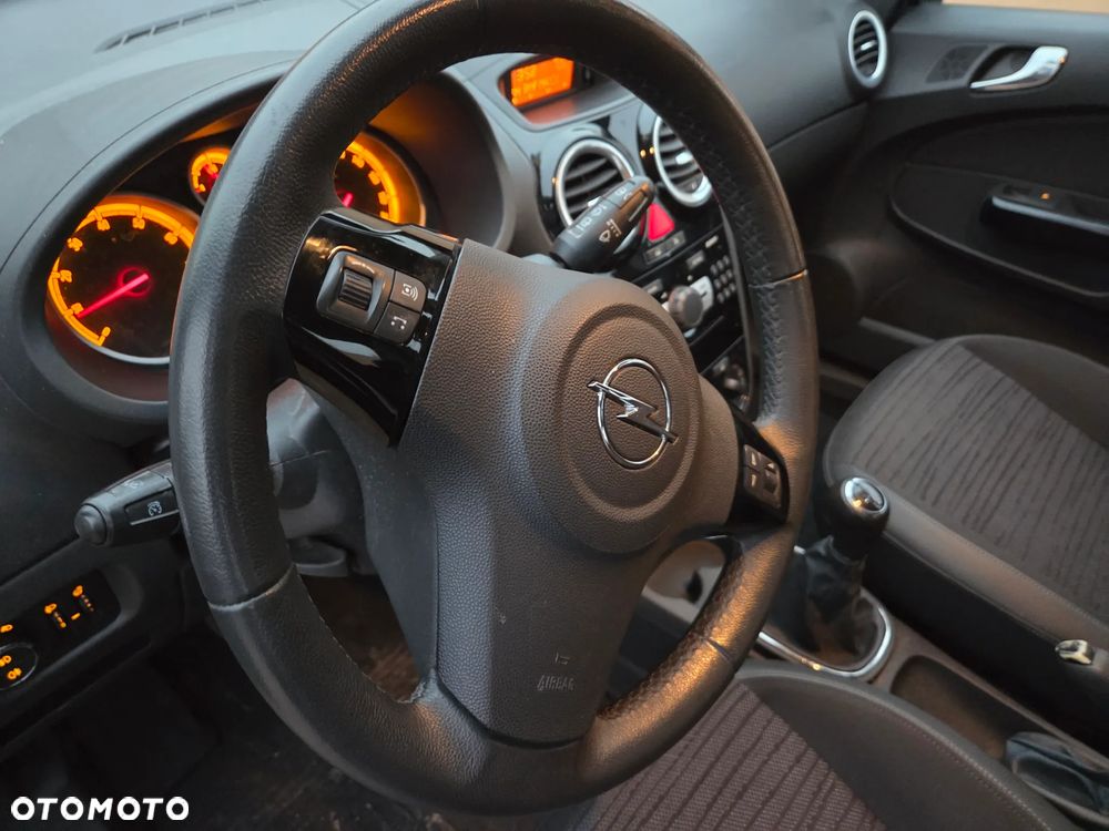 Opel Corsa 1.2 16V Cosmo - 9