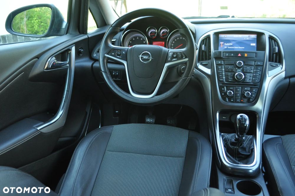 Opel Astra 1.4 Turbo Cosmo - 25