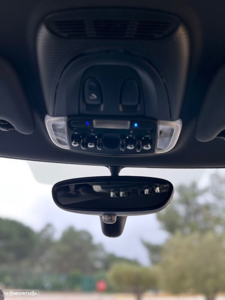 MINI 3 Portas Cooper D Aut. - 19