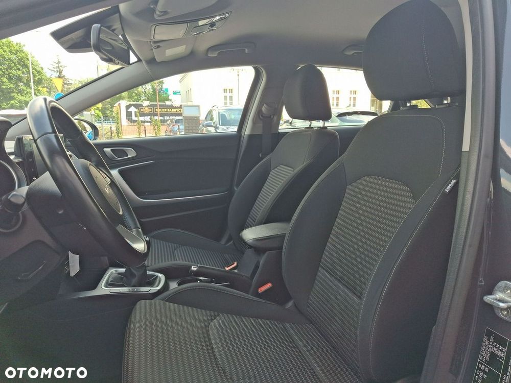 Kia Ceed 1.5 T-GDI M - 11