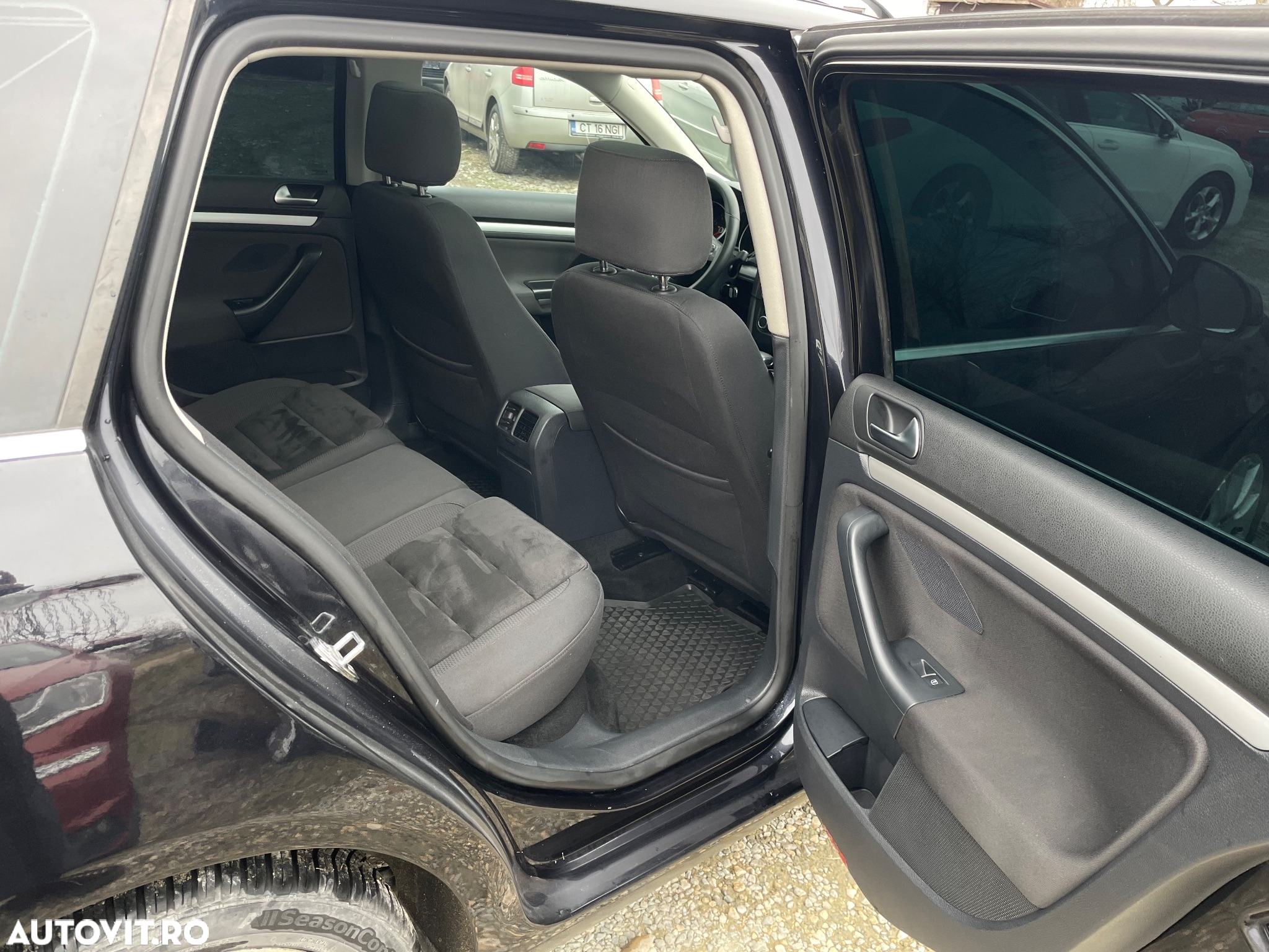 Volkswagen Golf - 12