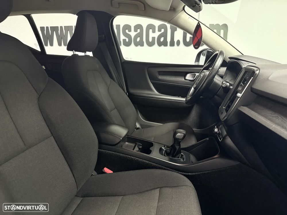 Volvo XC 40 1.5 T2 Momentum Plus - 8