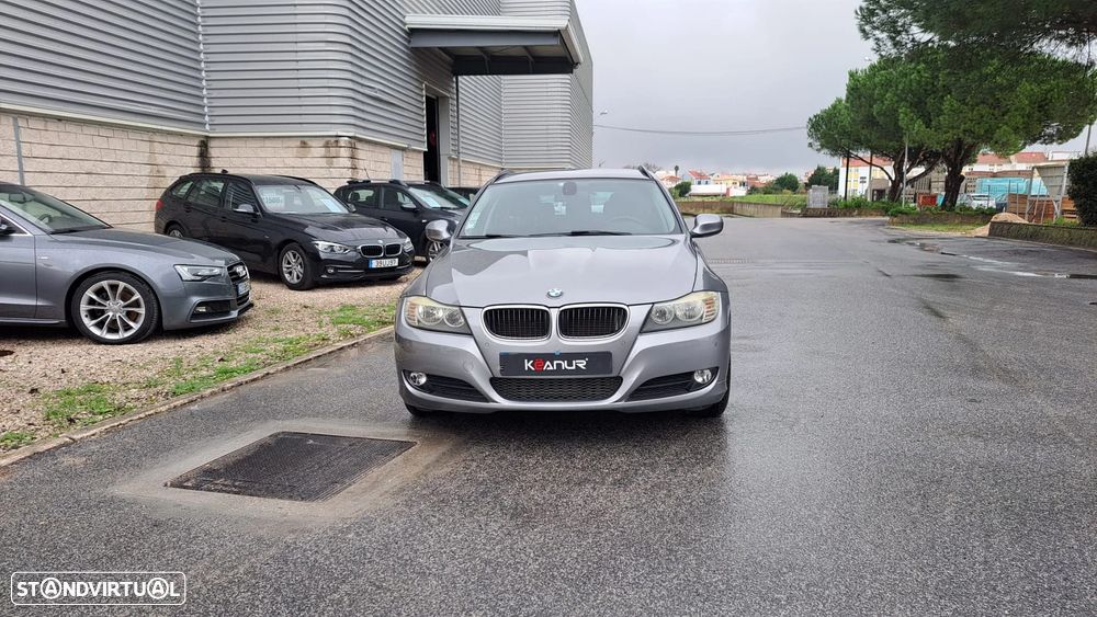 BMW 320 d Touring LifeStyle Auto - 2