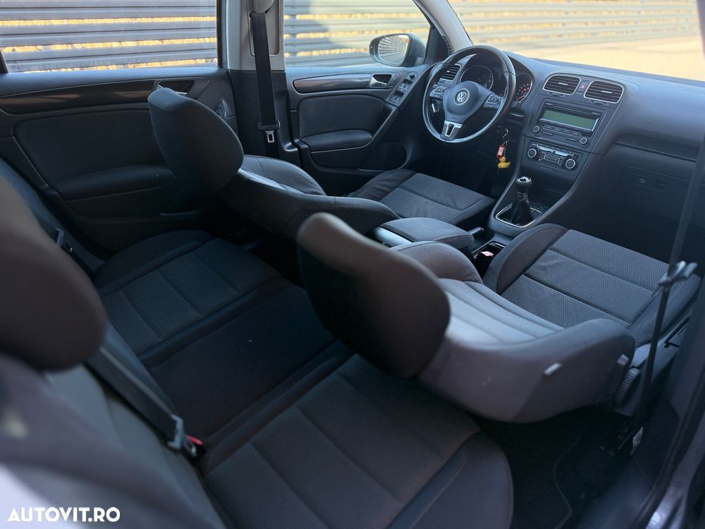Volkswagen Golf - 6
