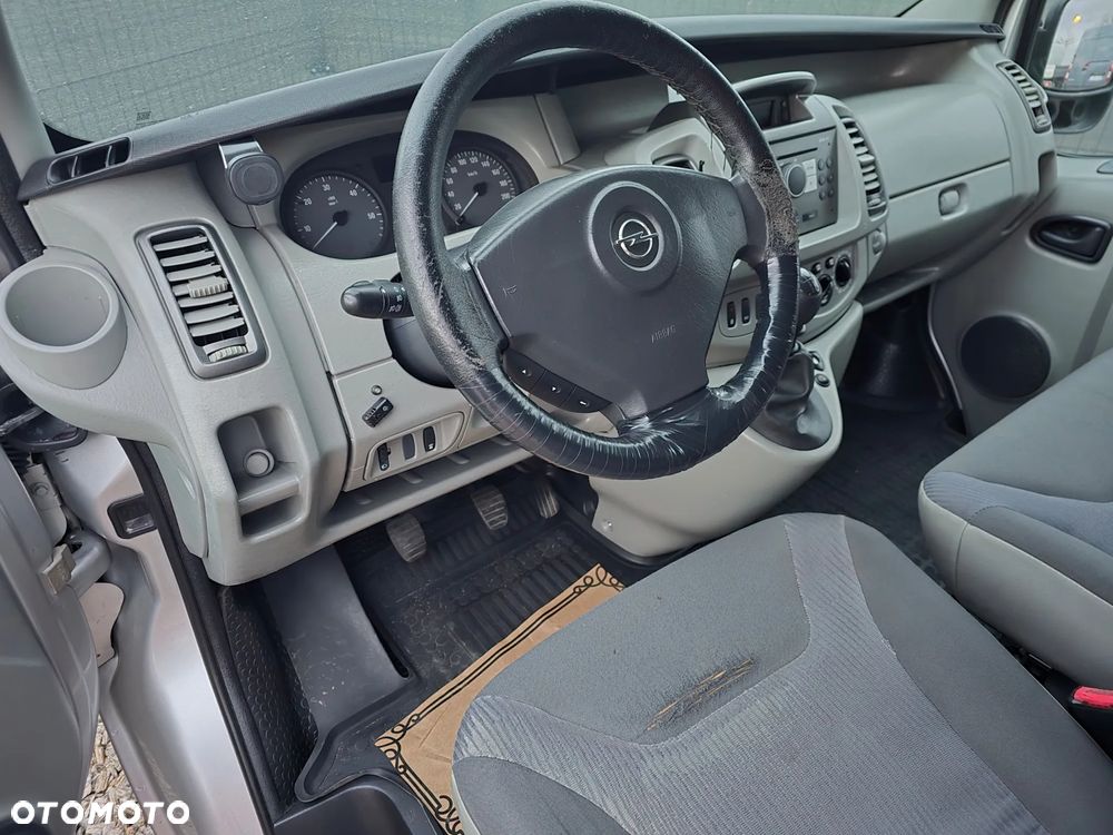 Opel Vivaro - 8