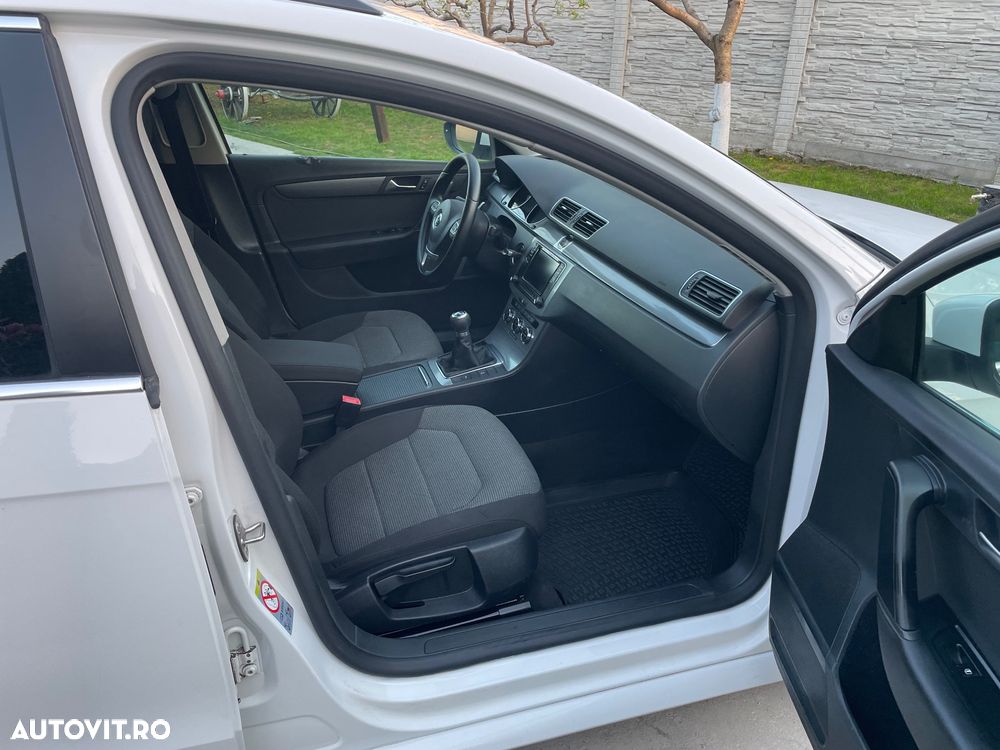 Volkswagen Passat - 17