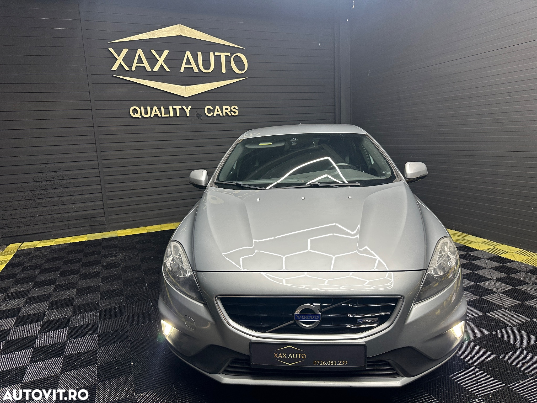 Volvo V40 D4 VEA R-Design - 11
