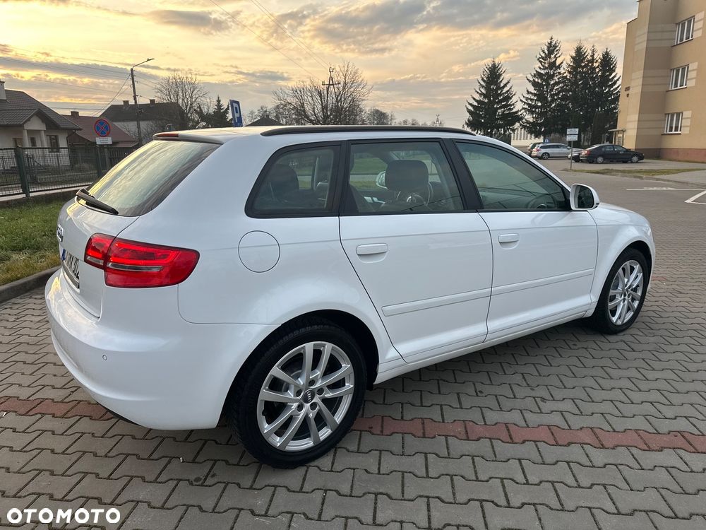 Audi A3 Sportback 1.4 TFSI Ambiente - 24