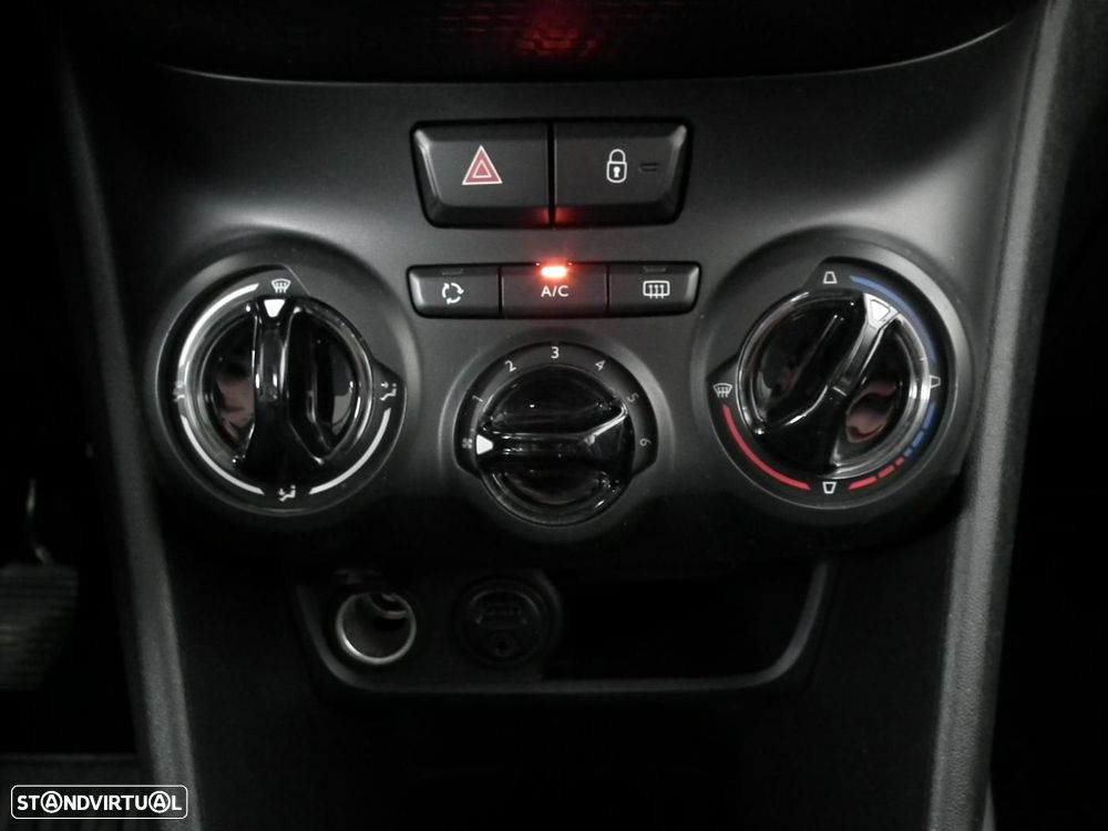 Peugeot 2008 1.6 BlueHDi Style - 21