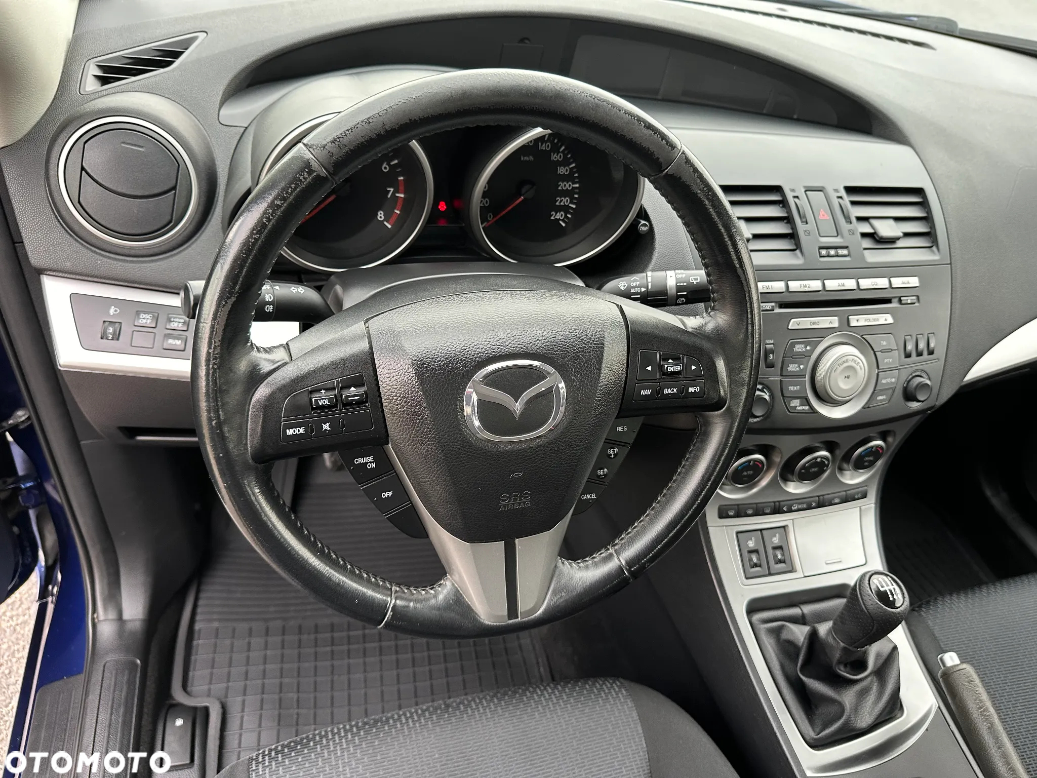 Mazda 3 2.0 Exclusive + - 28