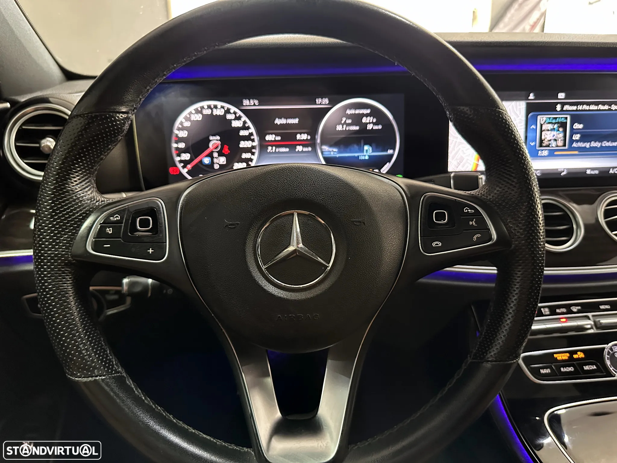 Mercedes-Benz E 220 d AMG Line - 30