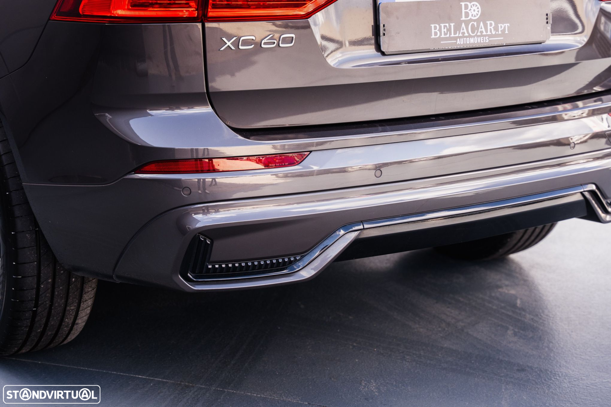 Volvo XC 60 2.0 T6 PHEV R-Design AWD - 36