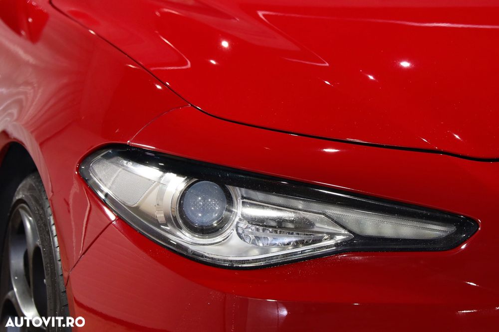 Alfa Romeo Giulia 2.2 AT8-Q4 Veloce - 36