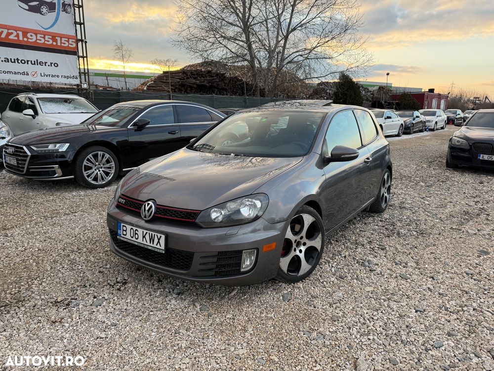 Volkswagen Golf 2.0 TSI GTI - 1
