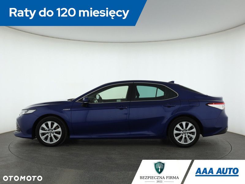 Toyota Camry - 4