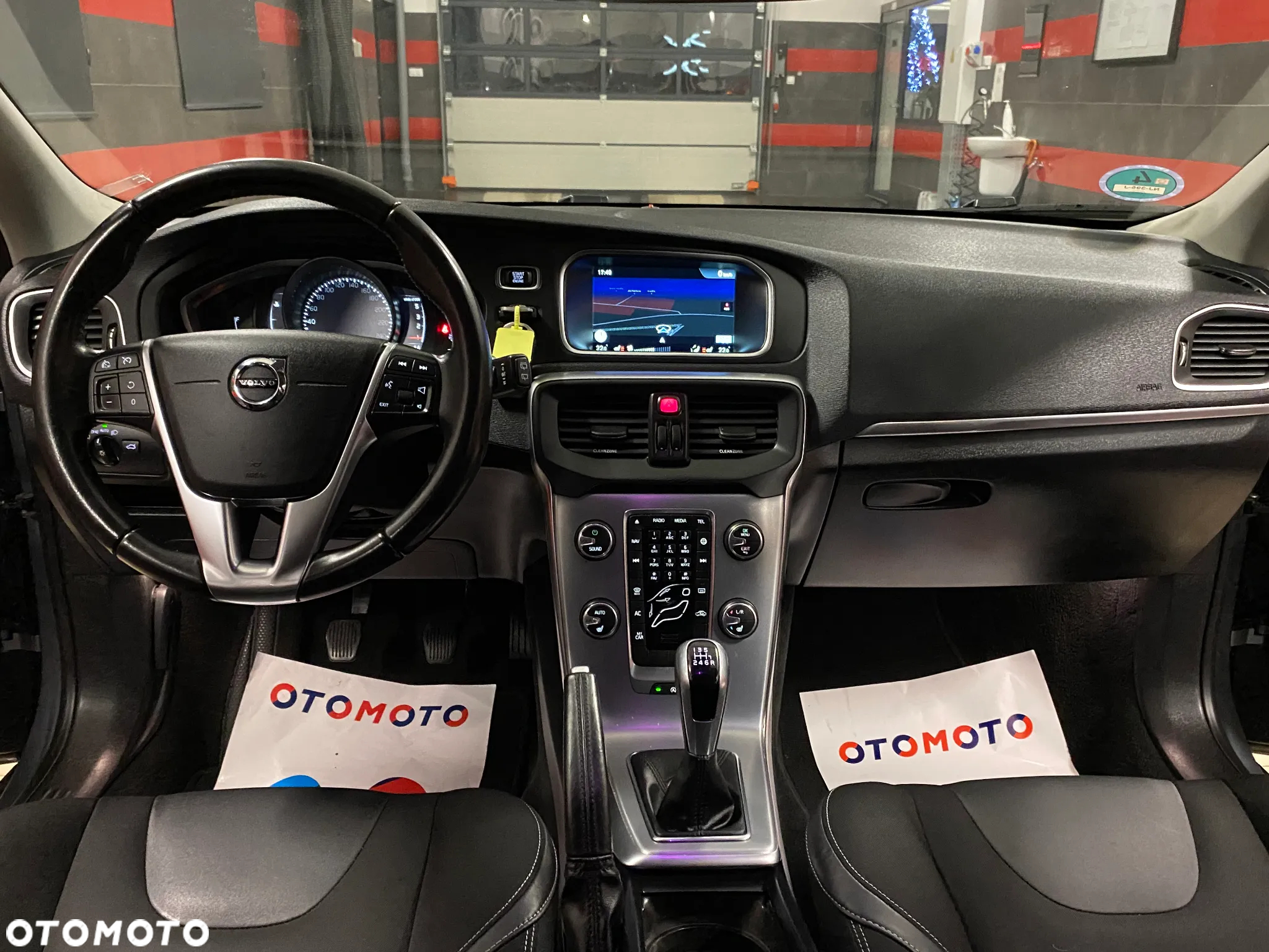 Volvo V40 D2 Momentum - 9