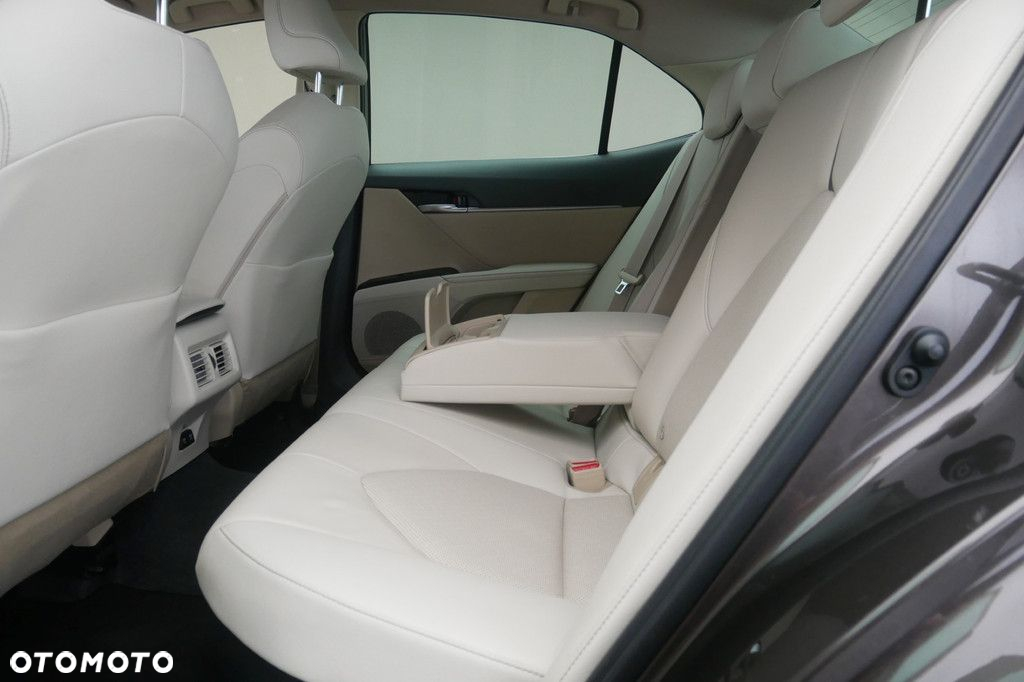 Toyota Camry - 15