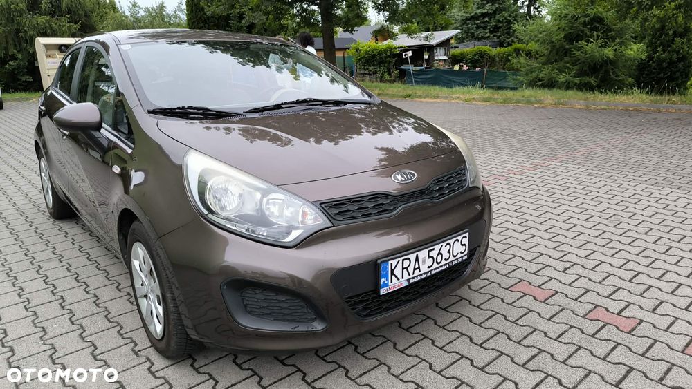 Kia Rio - 15