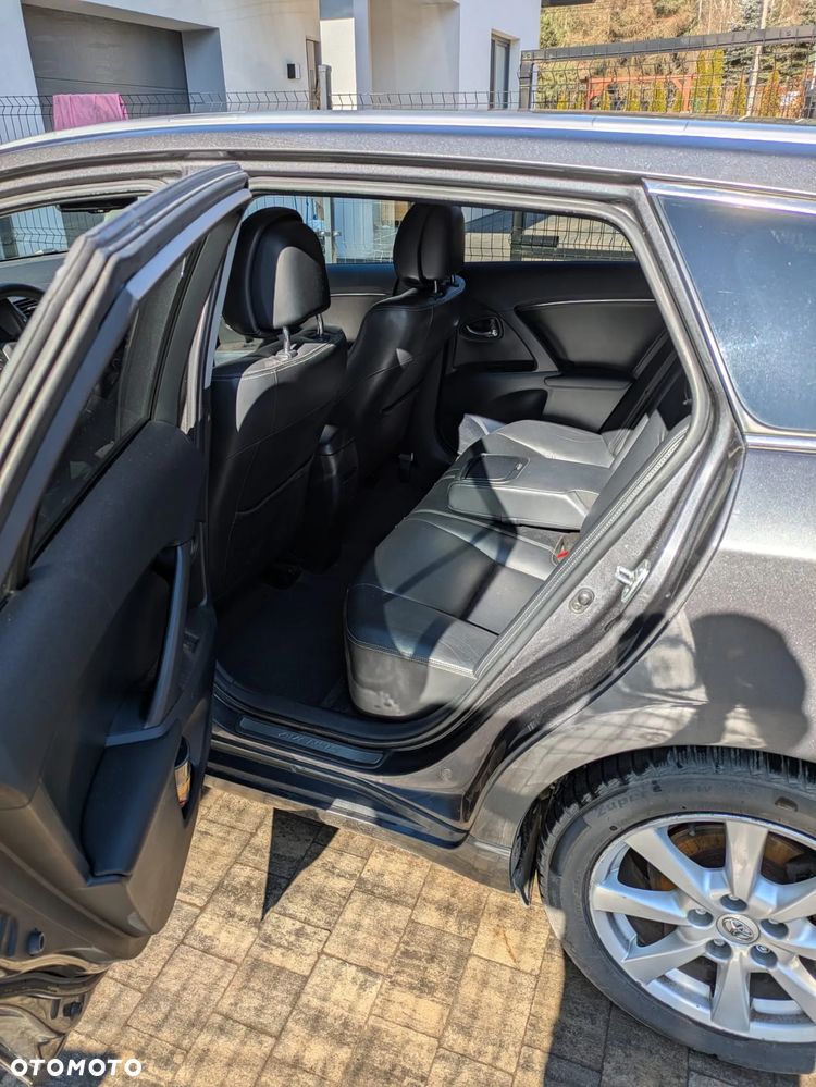 Toyota Avensis 2.0 D-4D Sol - 5