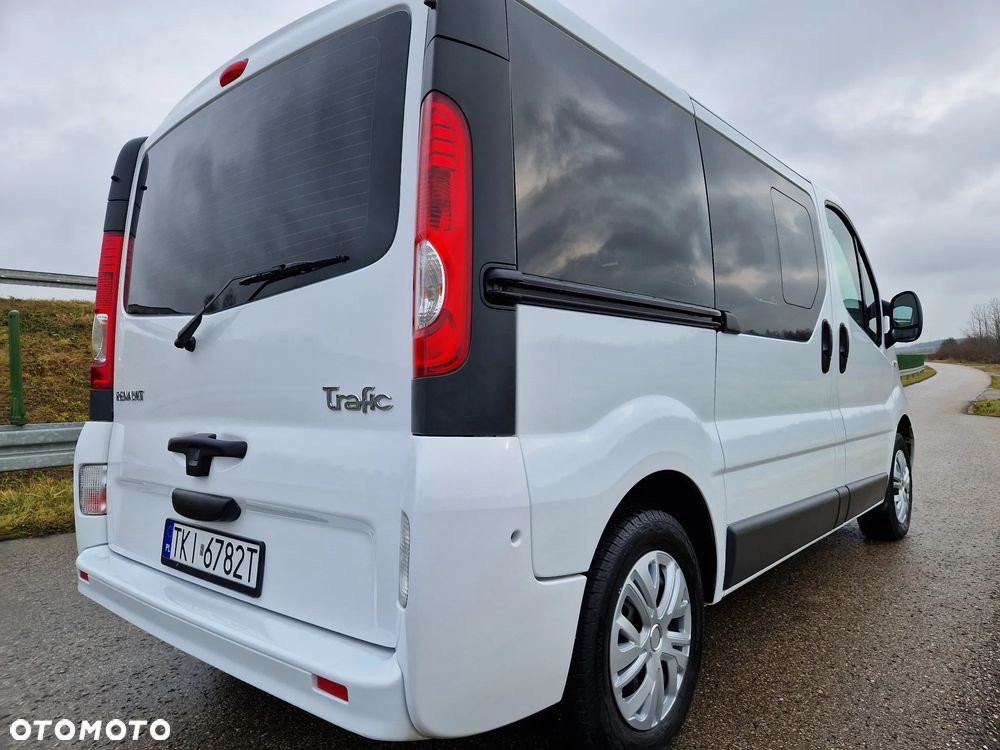 Renault Trafic Passenger Expression - 8