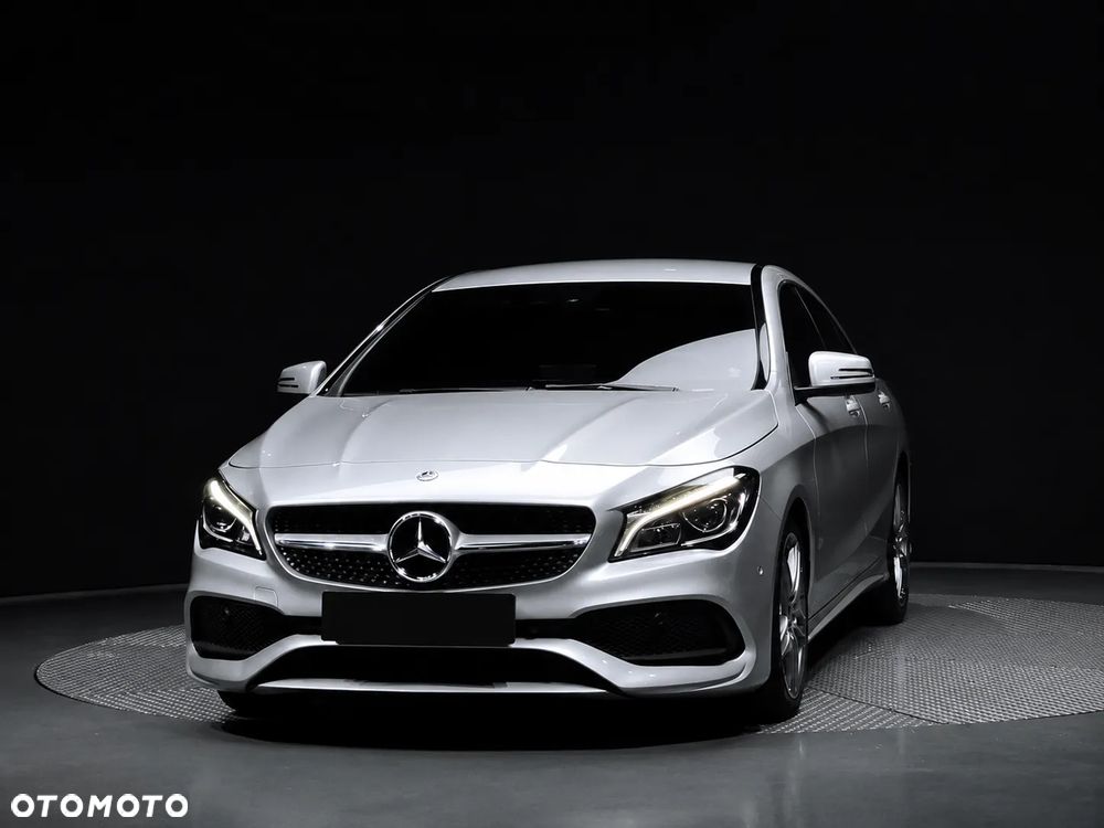 Mercedes-Benz CLA 220 4Matic 7G-DCT AMG Line - 4