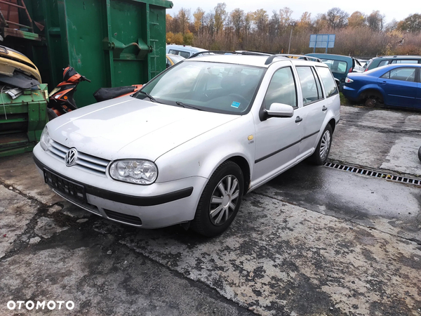 VW Golf IV 4 kombi 1.6 sr AKL lakier LB7Z na części