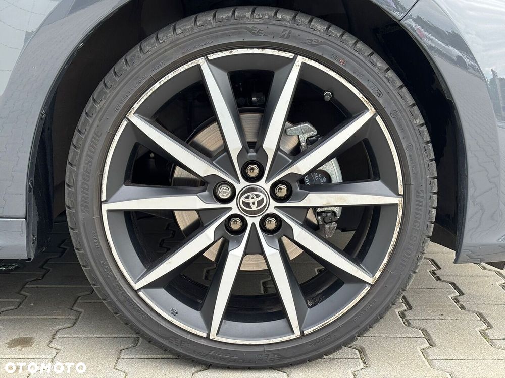 Toyota Yaris Hybrid 1.5 GR Sport - 35
