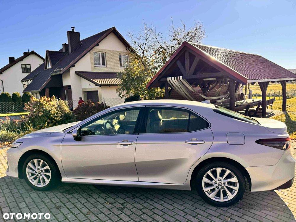 Toyota Camry 2.5 Hybrid Comfort CVT - 1