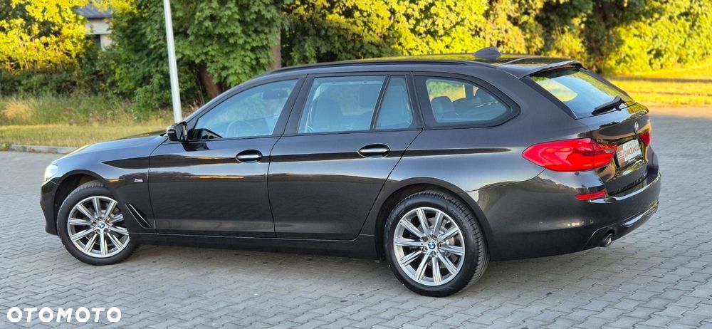 BMW Seria 5 520d Sport Line - 32