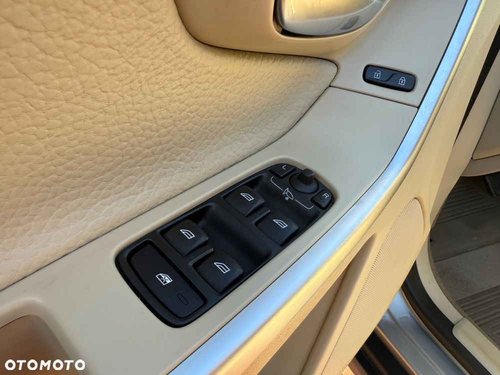 Volvo XC 60 - 25