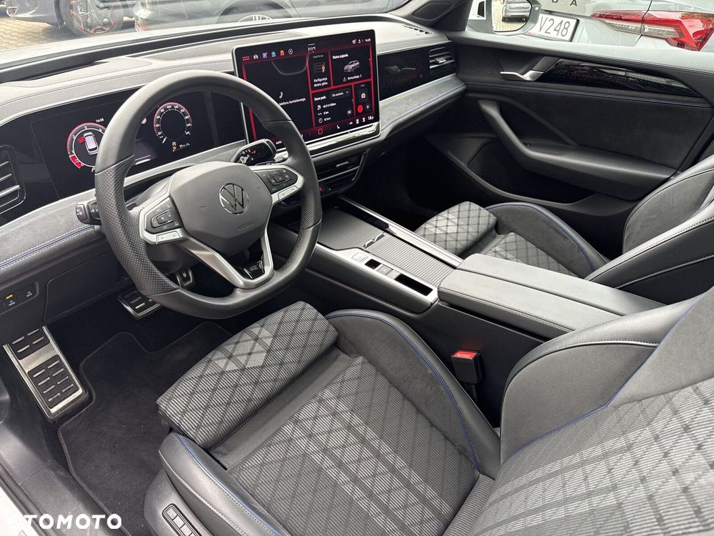 Volkswagen Passat Variant 2.0 TDI SCR 4Mot R-Line DSG - 12