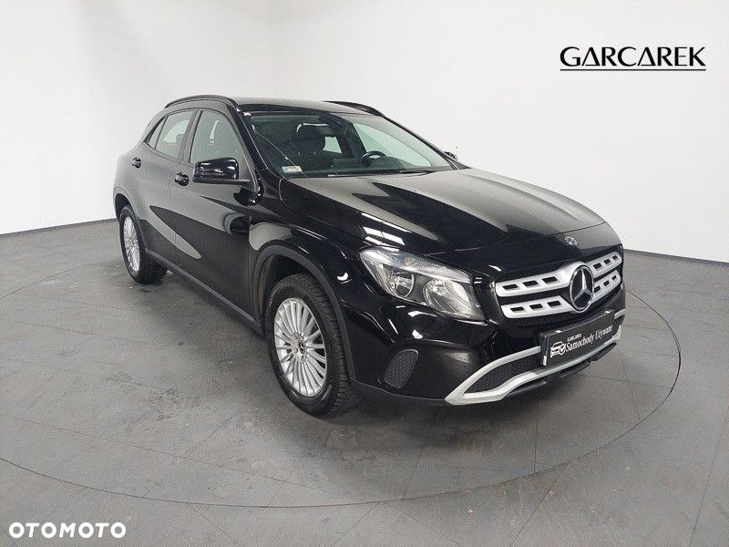 Mercedes-Benz GLA 180 7G-DCT - 3