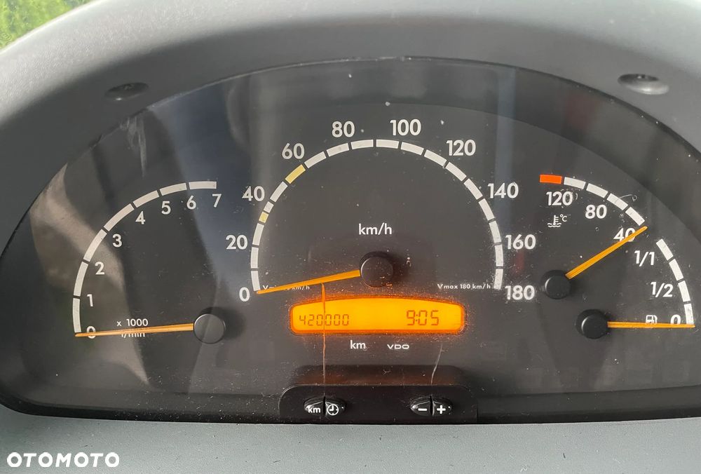 Mercedes-Benz Sprinter - 9
