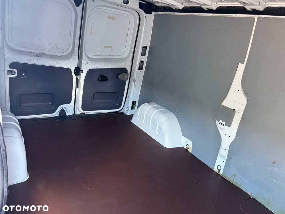 Renault Trafic - 13