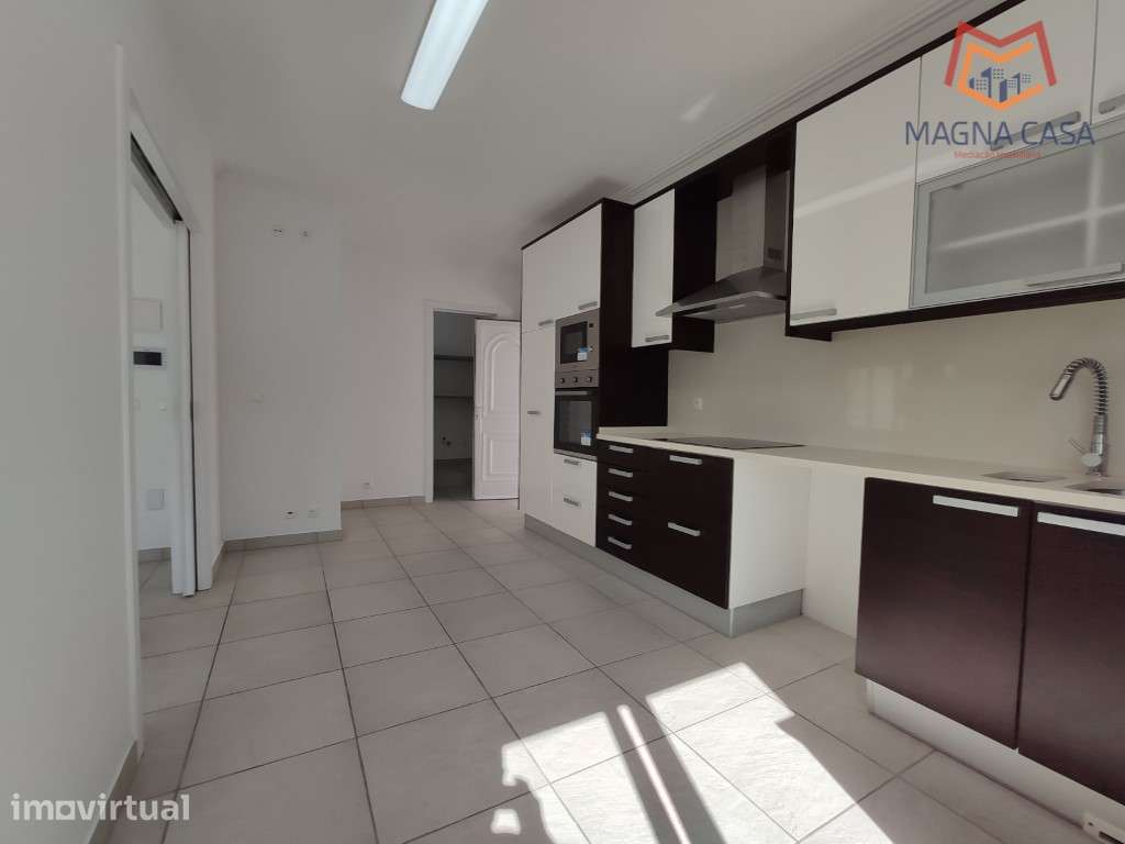 Moradia Renovada com Amplo Espaço Exterior - Ericeira - Grande imagem: 3/41