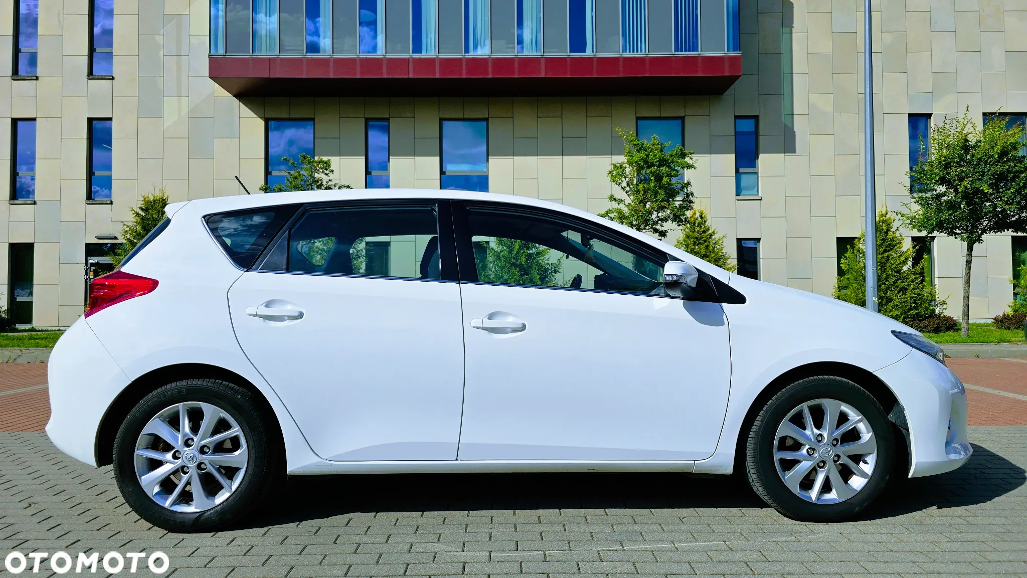 Toyota Auris 1.6 Valvematic Executive - 5