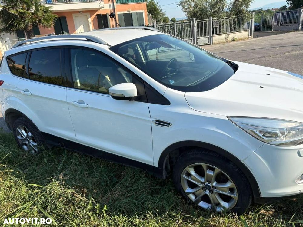 Ford Kuga 2.0 TDCi Powershift 4WD Titanium - 5