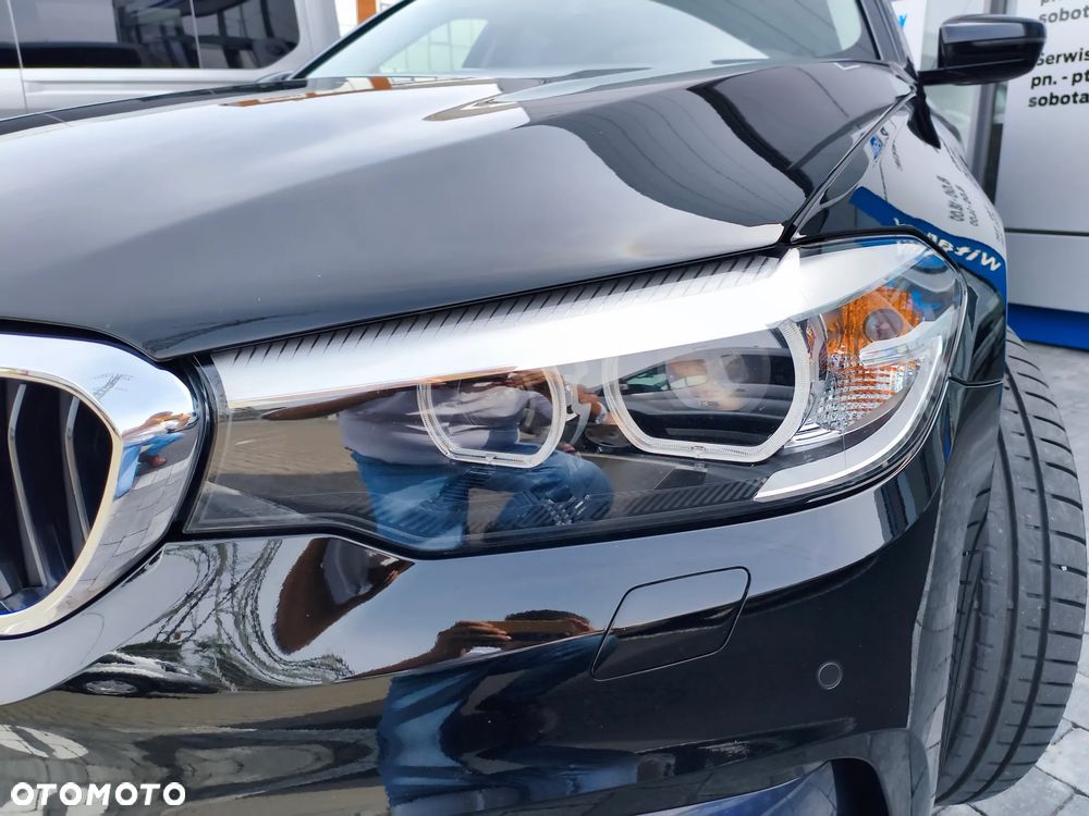 BMW Seria 5 518d Sport Line - 34