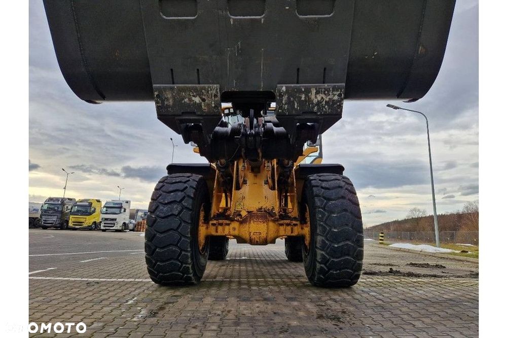 Volvo L 180 H - 11