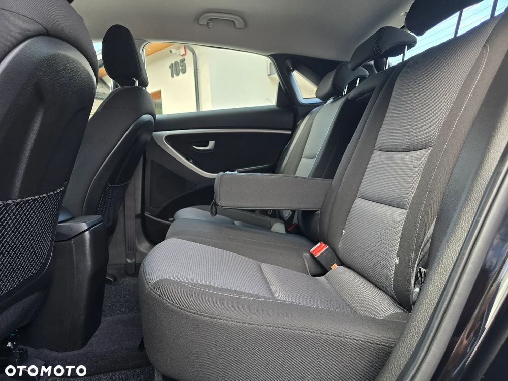 Hyundai i30 blue 1.4 Passion - 28