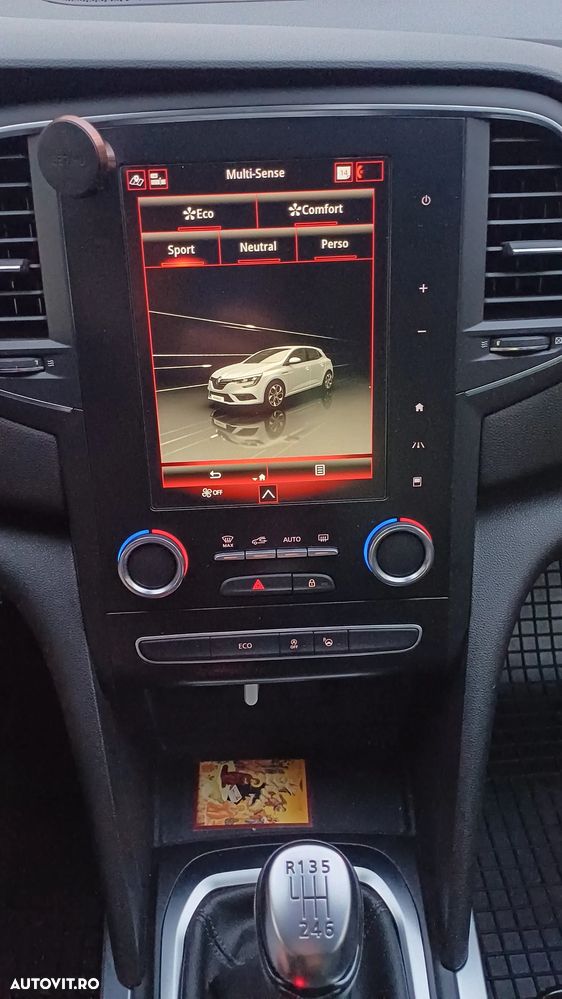 Renault Megane BLUE dCi 115 Techno - 13