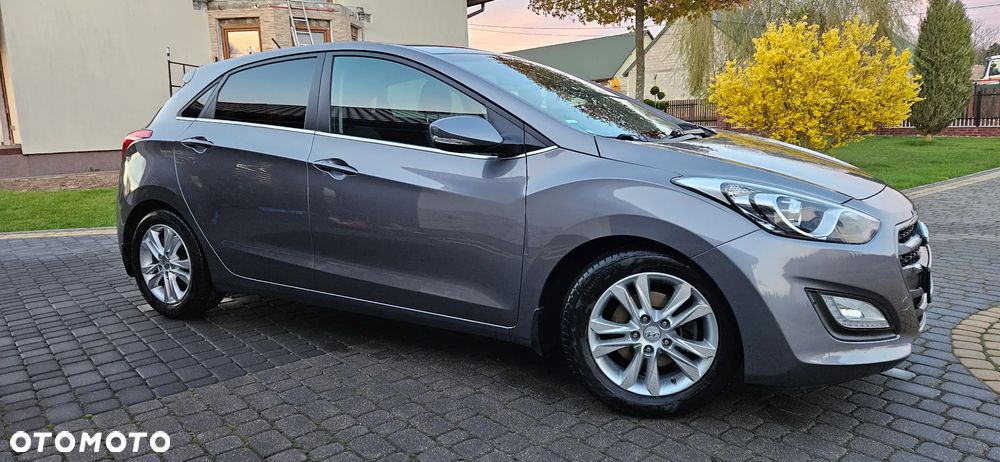 Hyundai i30 1.6 CRDi Fifa World Cup Edition - 8