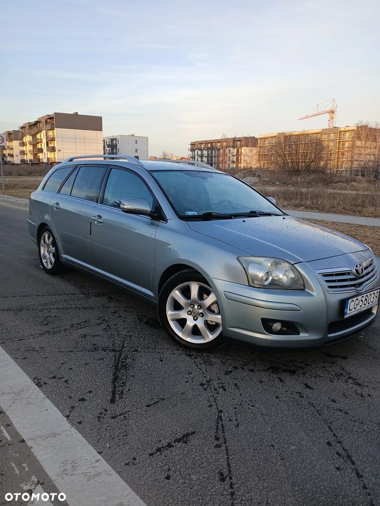 Toyota Avensis 2.0 D-4D Travel - 1