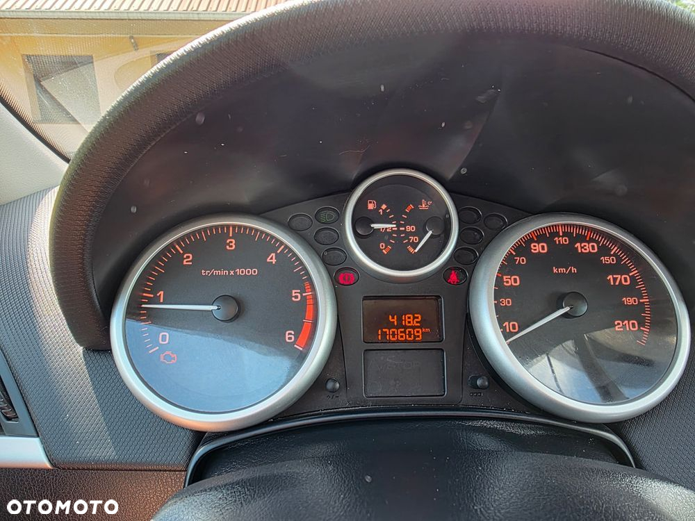 Peugeot 207 - 8