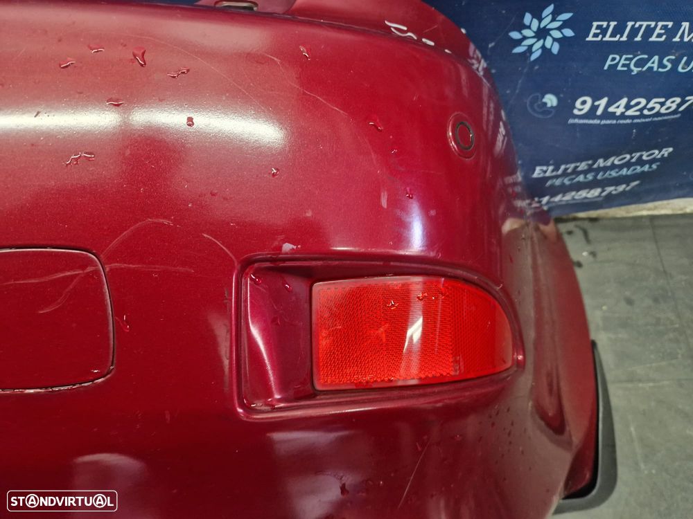 Parachoques traseiro usado LEXUS IS220D - 7