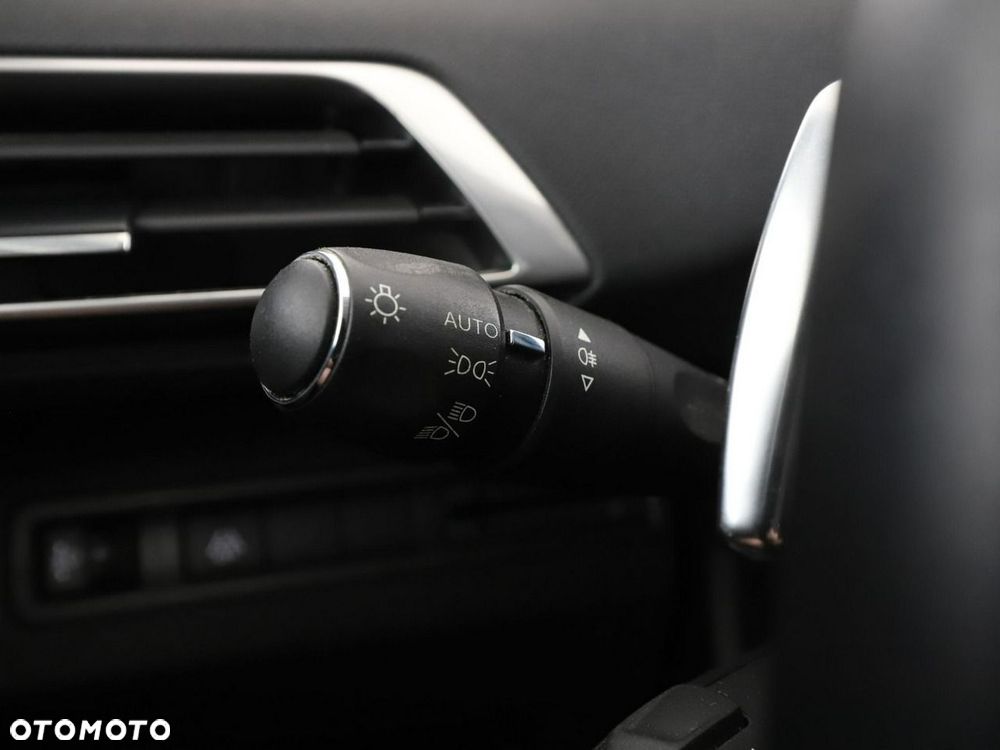 Peugeot 3008 1.5 BlueHDi Allure Pack S&S EAT8 - 38