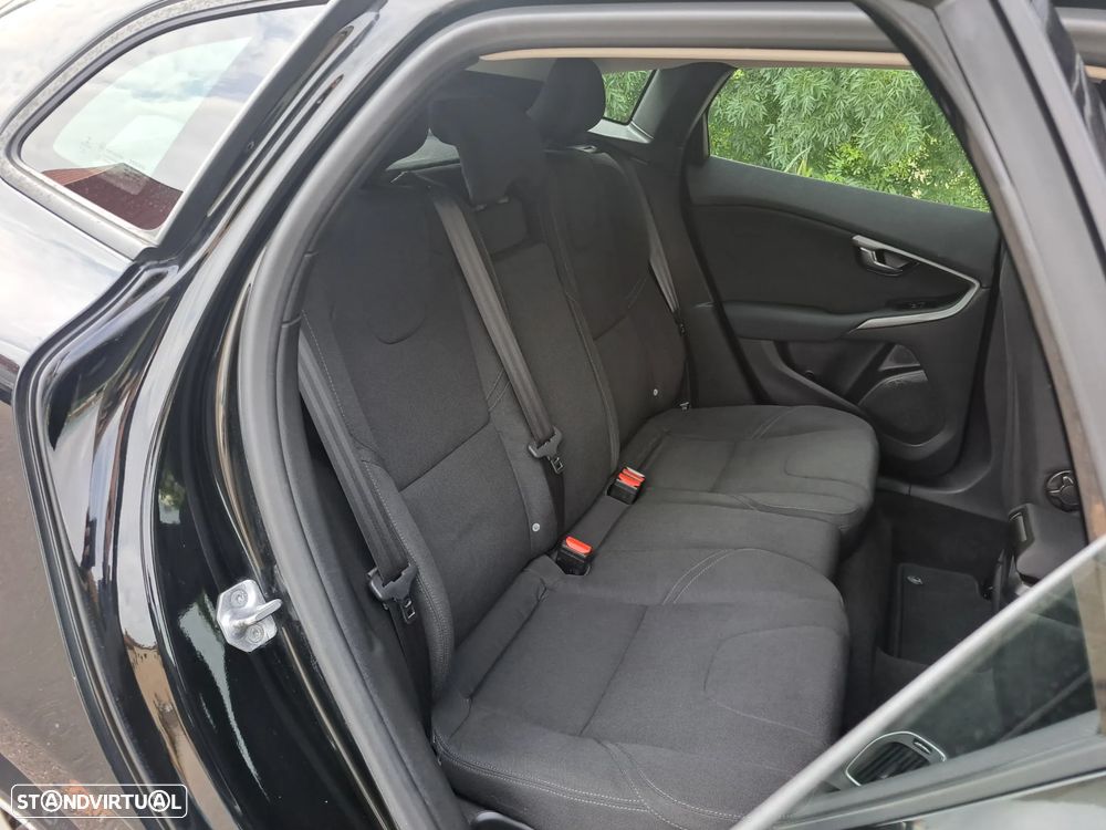 Volvo V40 1.6 D2 Eco Kinetic - 29