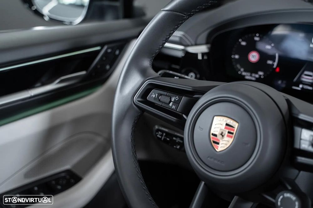 Porsche Macan Electric - 22